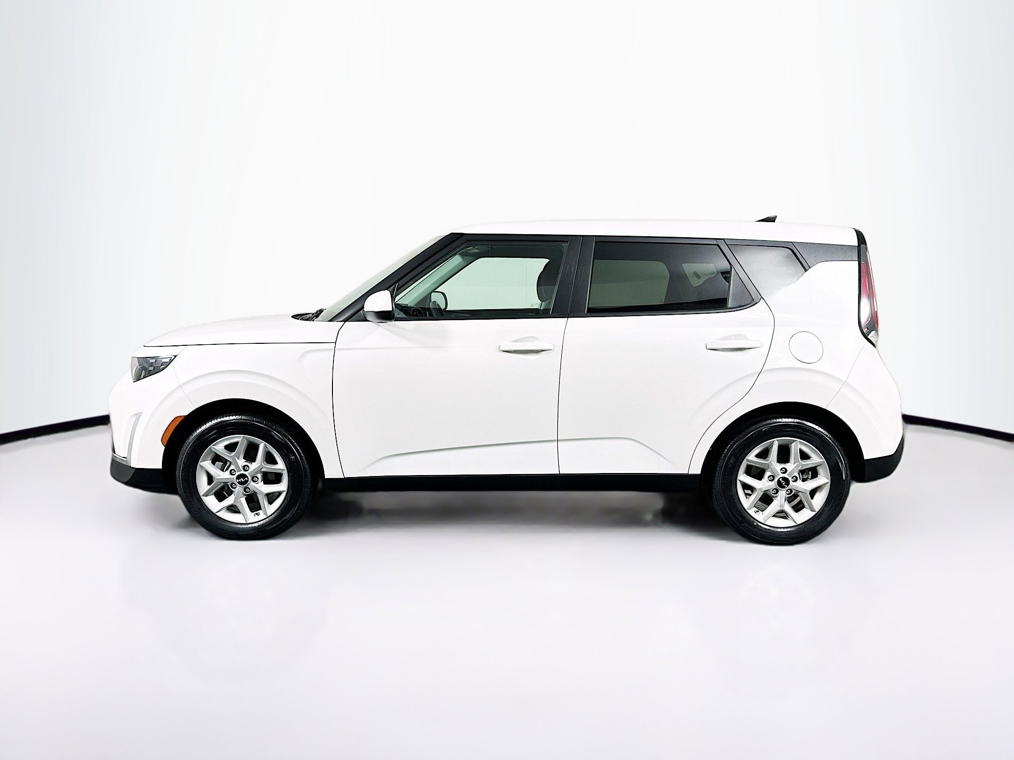 Used 2024 Kia Soul LX w/ Option Group 015 image 4