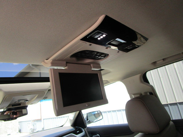 Used 2015 Chevrolet Suburban LTZ image 11