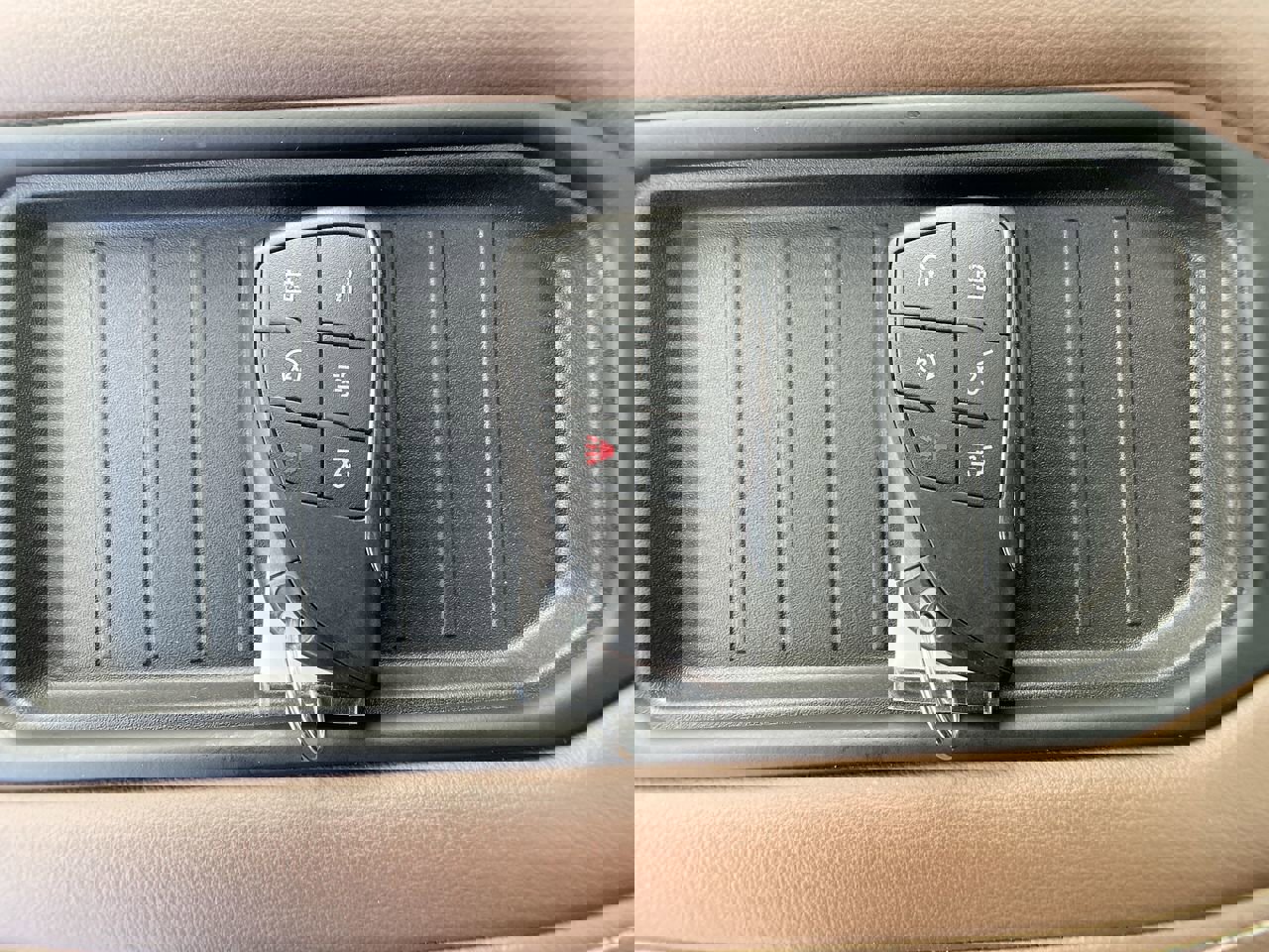 Used 2021 Chevrolet Tahoe High Country w/ Premium Package image 32