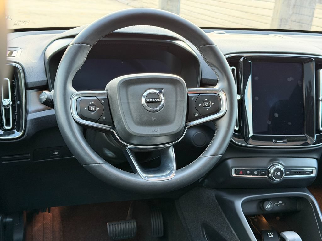 Certified 2023 Volvo C40 P8 Recharge Plus w/ Climate Package AWD/4WD image 14