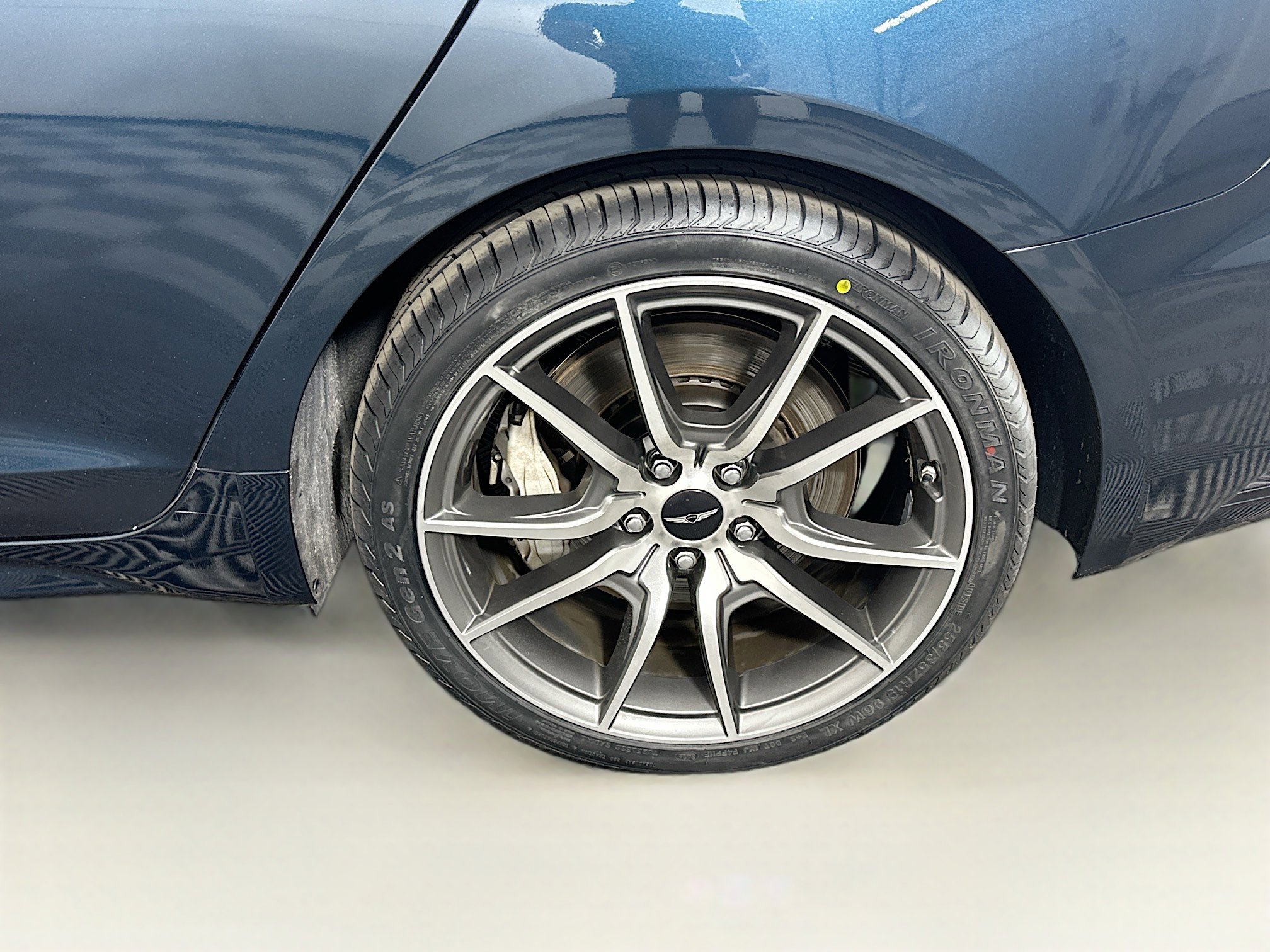 Used 2025 Genesis G70 2.5T RWD image 11
