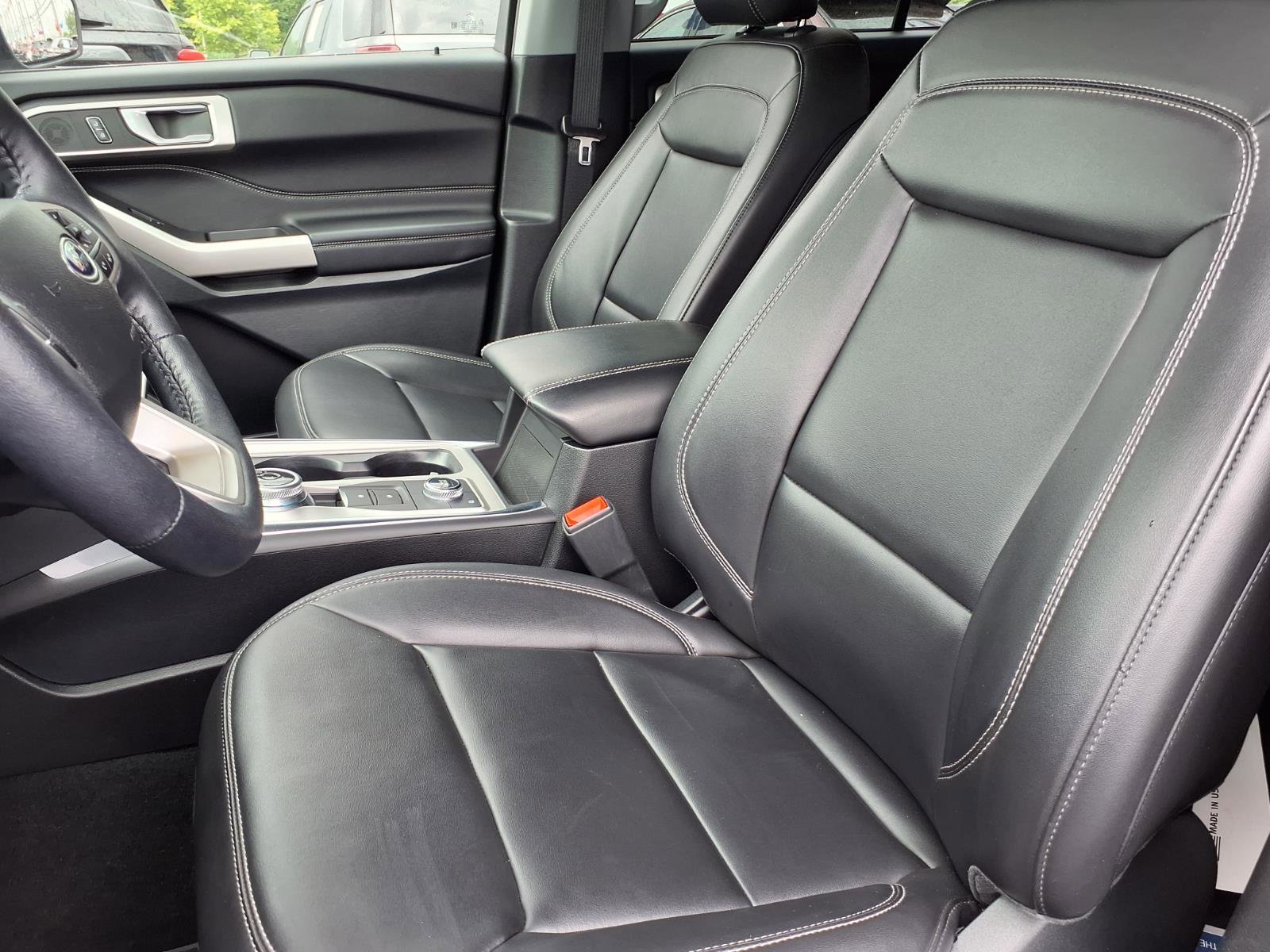 Used 2023 Ford Explorer XLT w/ Equipment Group 202A AWD/4WD image 3