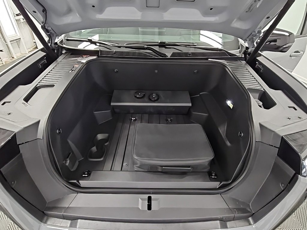 New 2026 GMC Sierra EV Elevation w/ Premium Package image 40