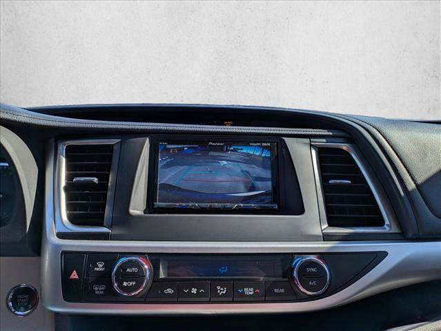 Used 2018 Toyota Highlander XLE image 13
