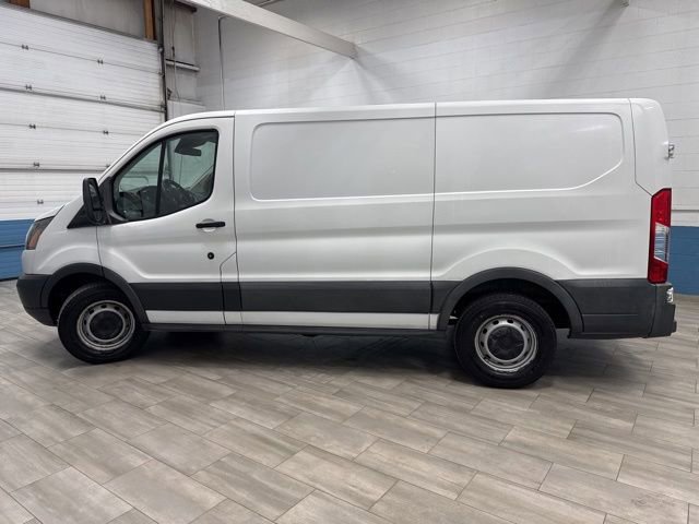 Used 2016 Ford Transit 150 130 Low Roof RWD image 4