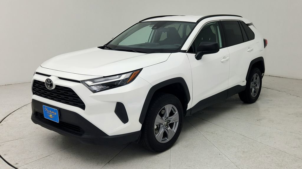 Used 2025 Toyota RAV4 LE AWD/4WD image 4