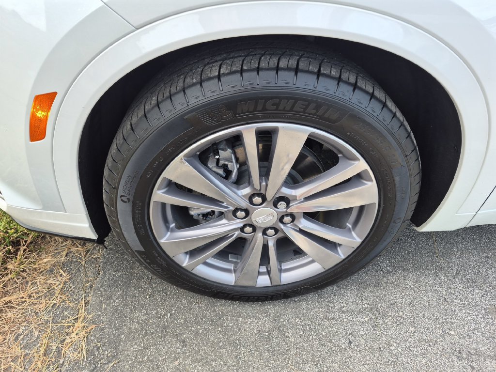 Certified 2025 Cadillac XT6 Premium Luxury w/ LPO, Floor Liner Package AWD/4WD image 8
