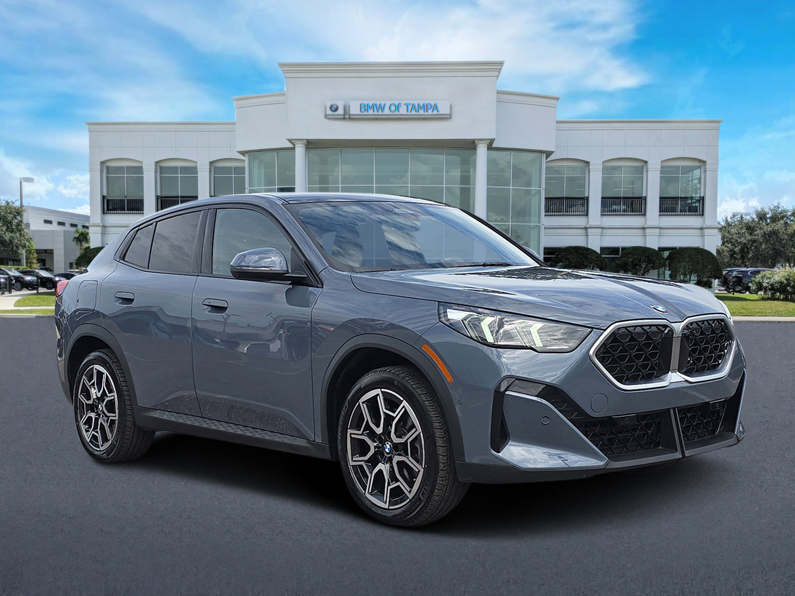 Used 2025 BMW X2 xDrive28i image 1