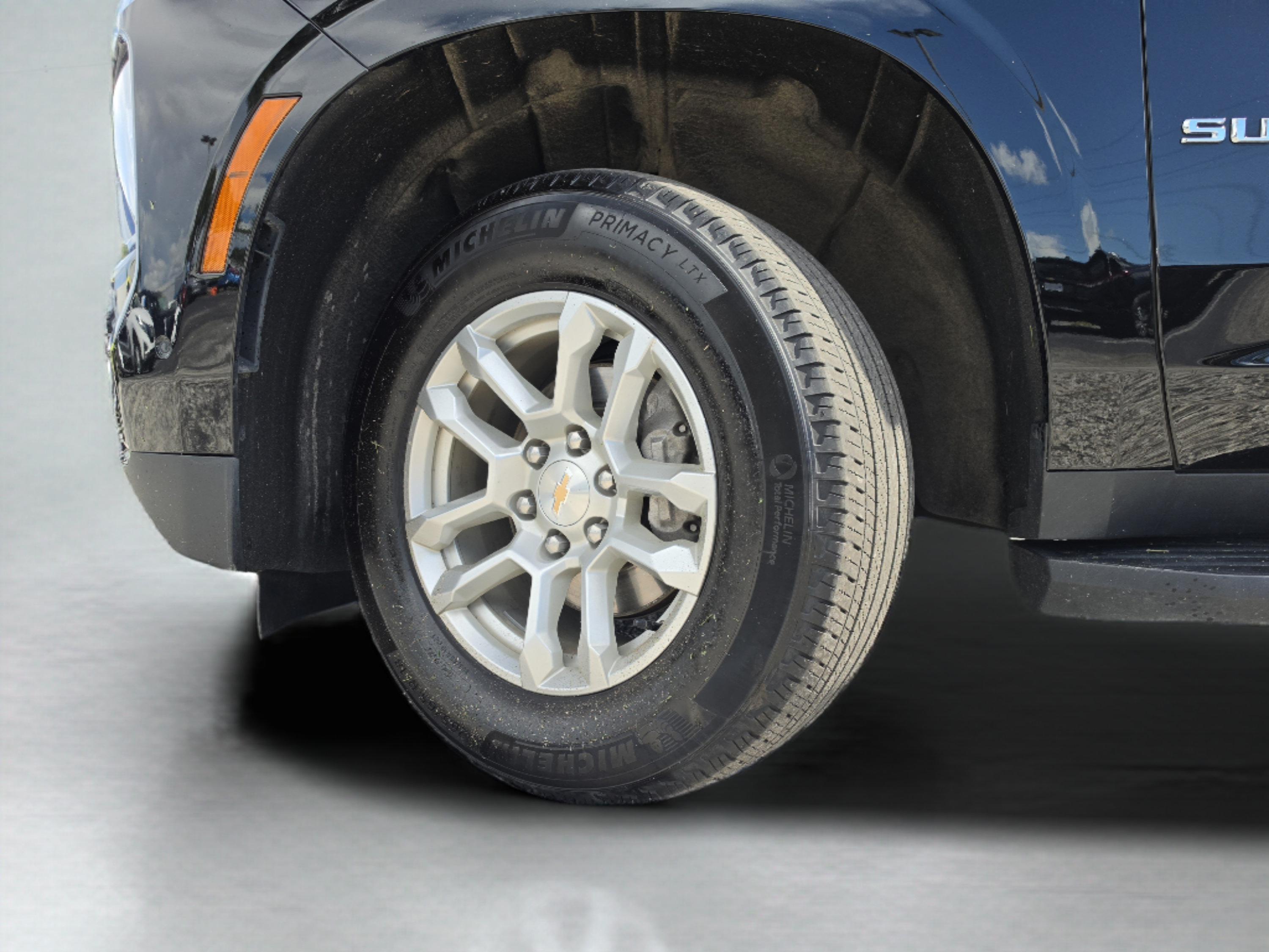 Used 2025 Chevrolet Suburban LT RWD image 41