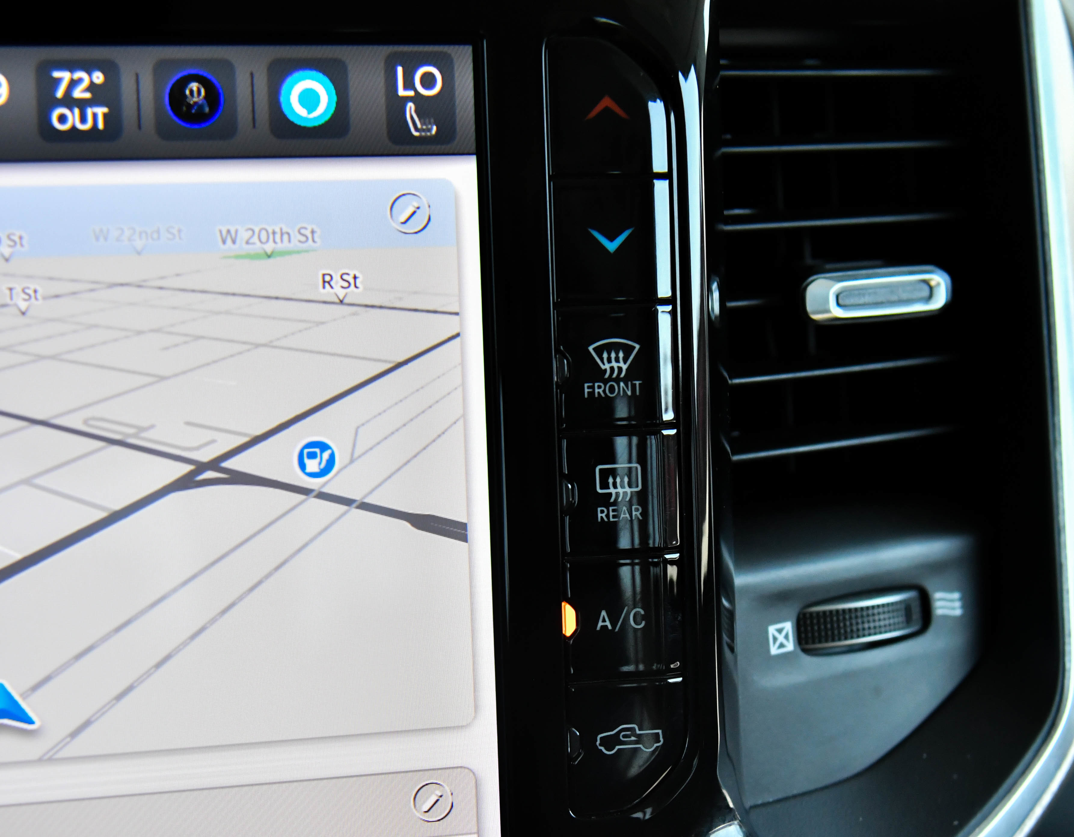 Used 2024 RAM 2500 Laramie image 32