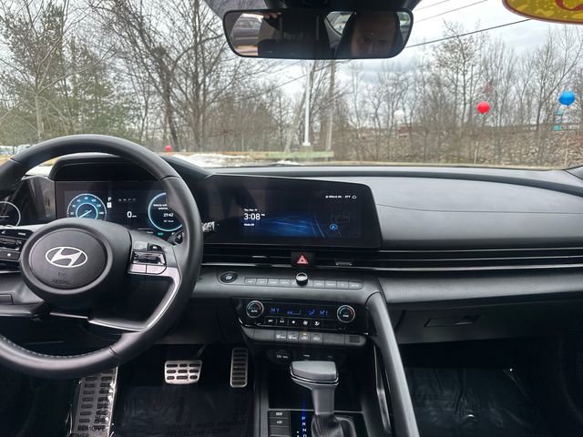 Used 2025 Hyundai Elantra SEL image 22