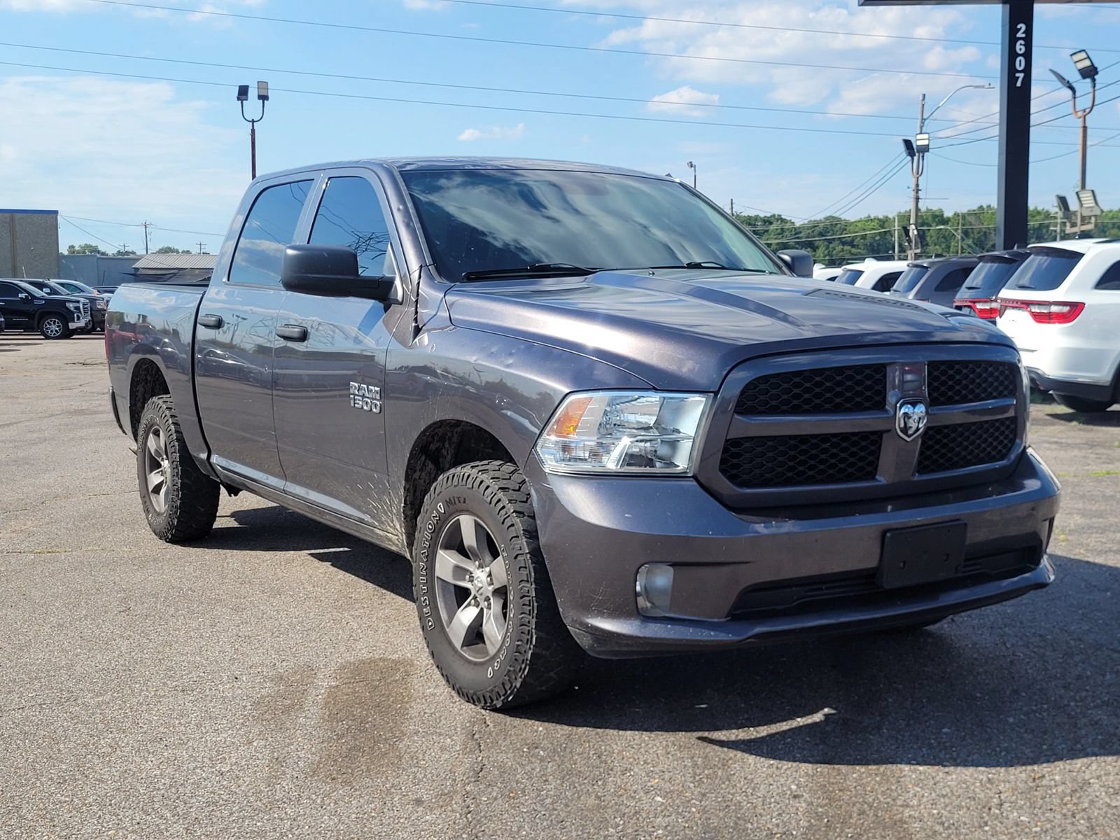 Used 2017 RAM 1500 Express AWD/4WD image 4