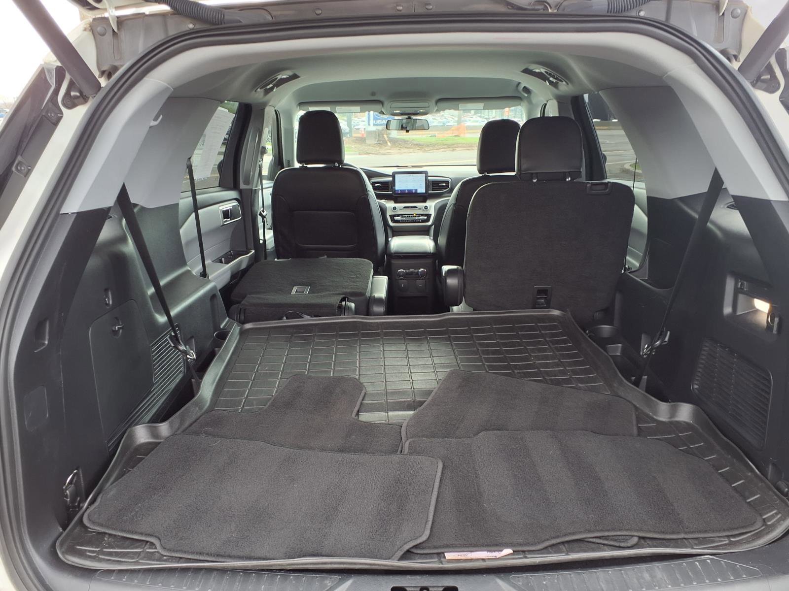 Used 2021 Ford Explorer XLT w/ Equipment Group 202A AWD/4WD image 30