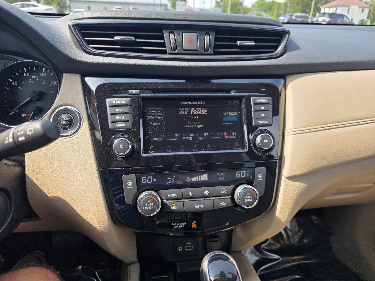 Used 2020 Nissan Rogue SL w/ Premium Package image 11