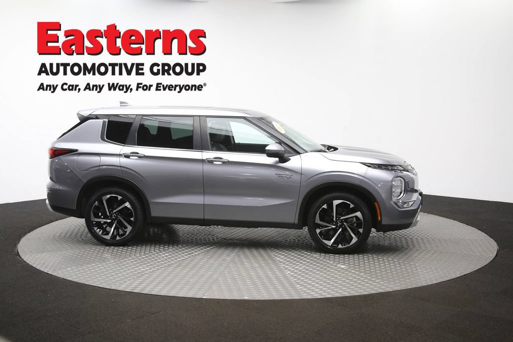 Used 2023 Mitsubishi Outlander SE AWD/4WD image 46