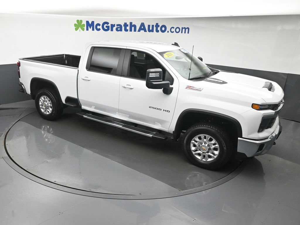 Used 2026 Chevrolet Silverado 2500 LT AWD/4WD image 3