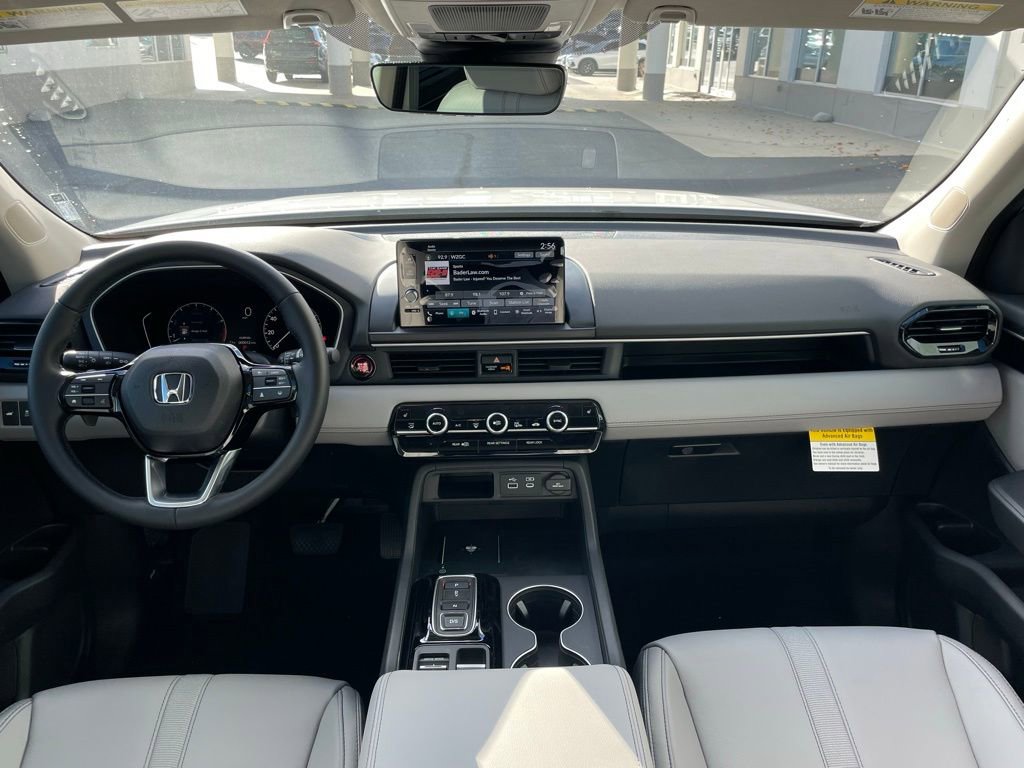 Used 2025 Honda Pilot EX-L image 10