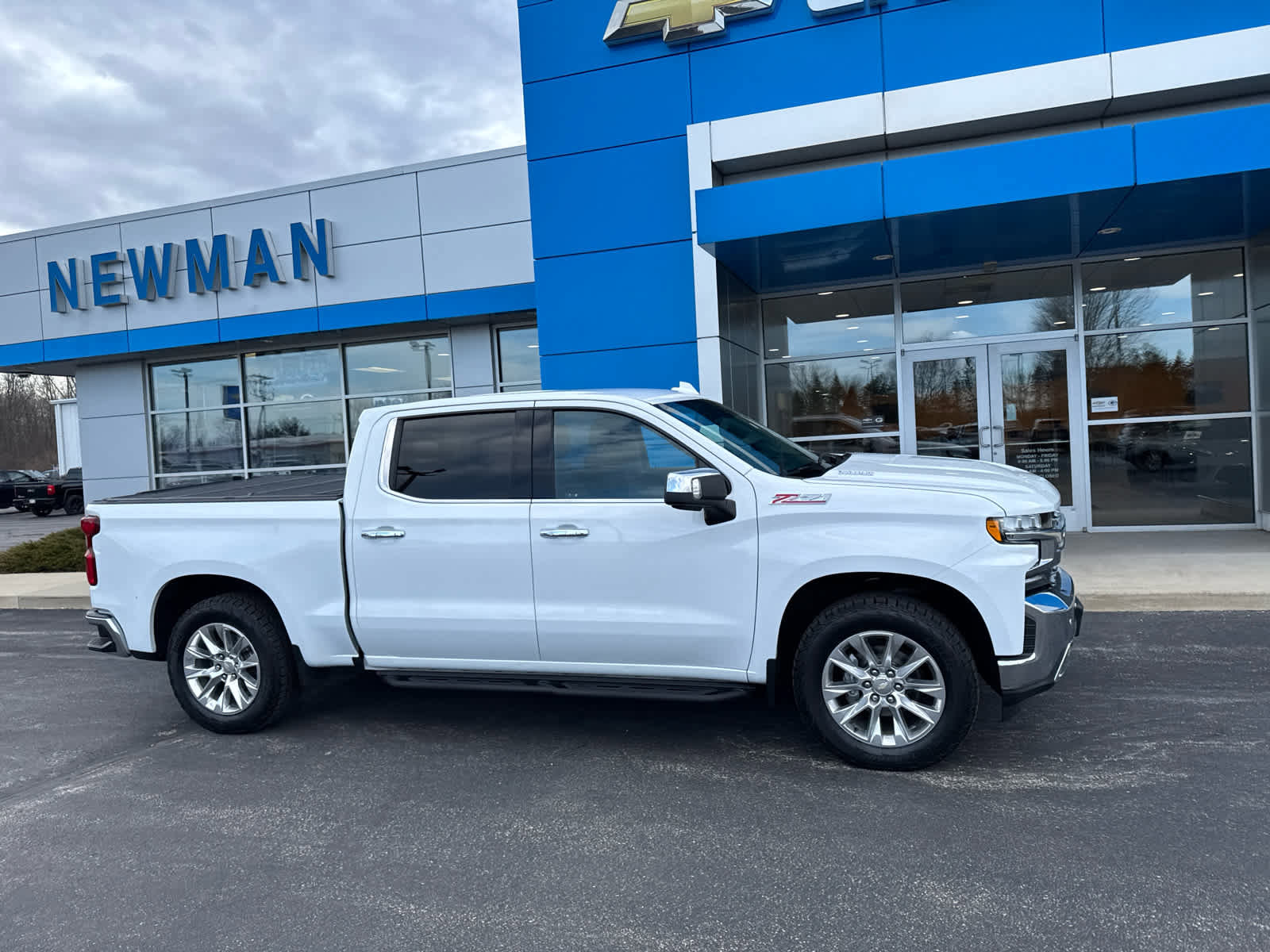 Used 2021 Chevrolet Silverado 1500 LTZ image 2