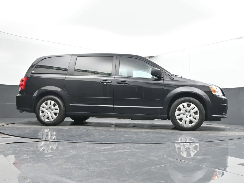Used 2016 Dodge Grand Caravan SE w/ Quick Order Package 29E SE FWD image 40