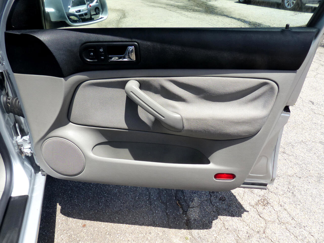 Used 2005 Volkswagen Jetta GL image 12