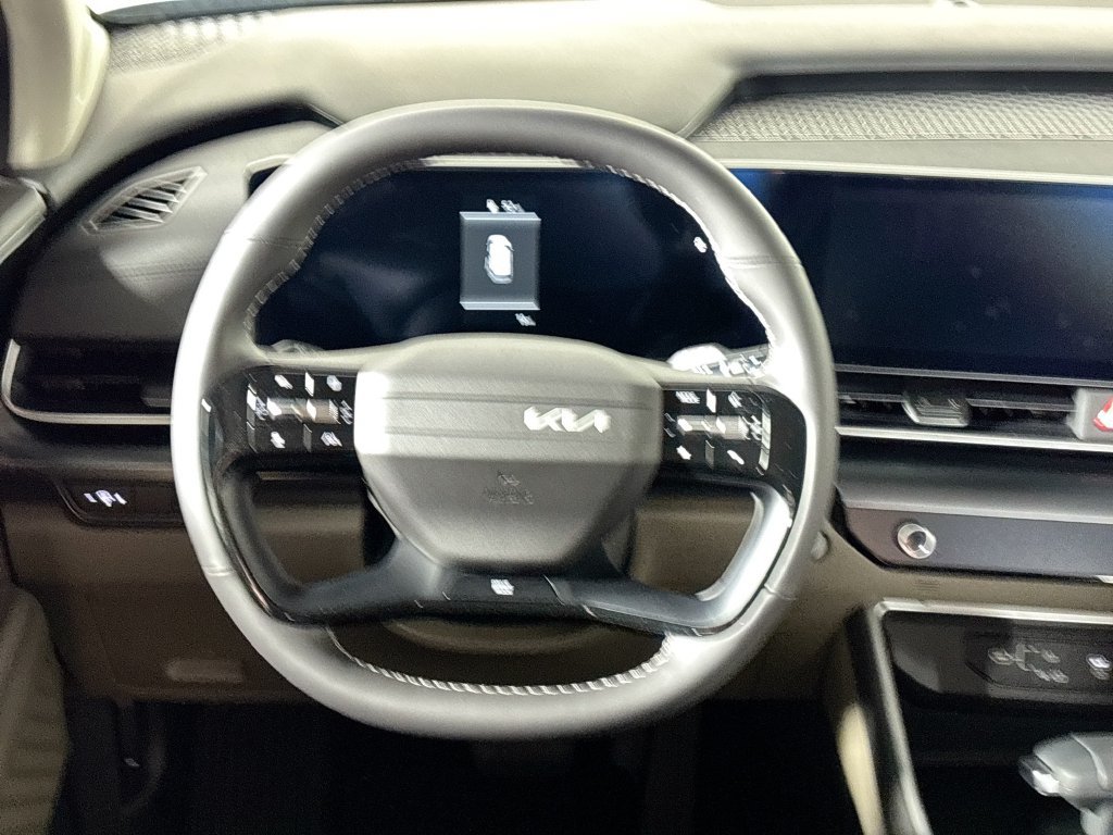 New 2027 Kia Carnival FWD image 13