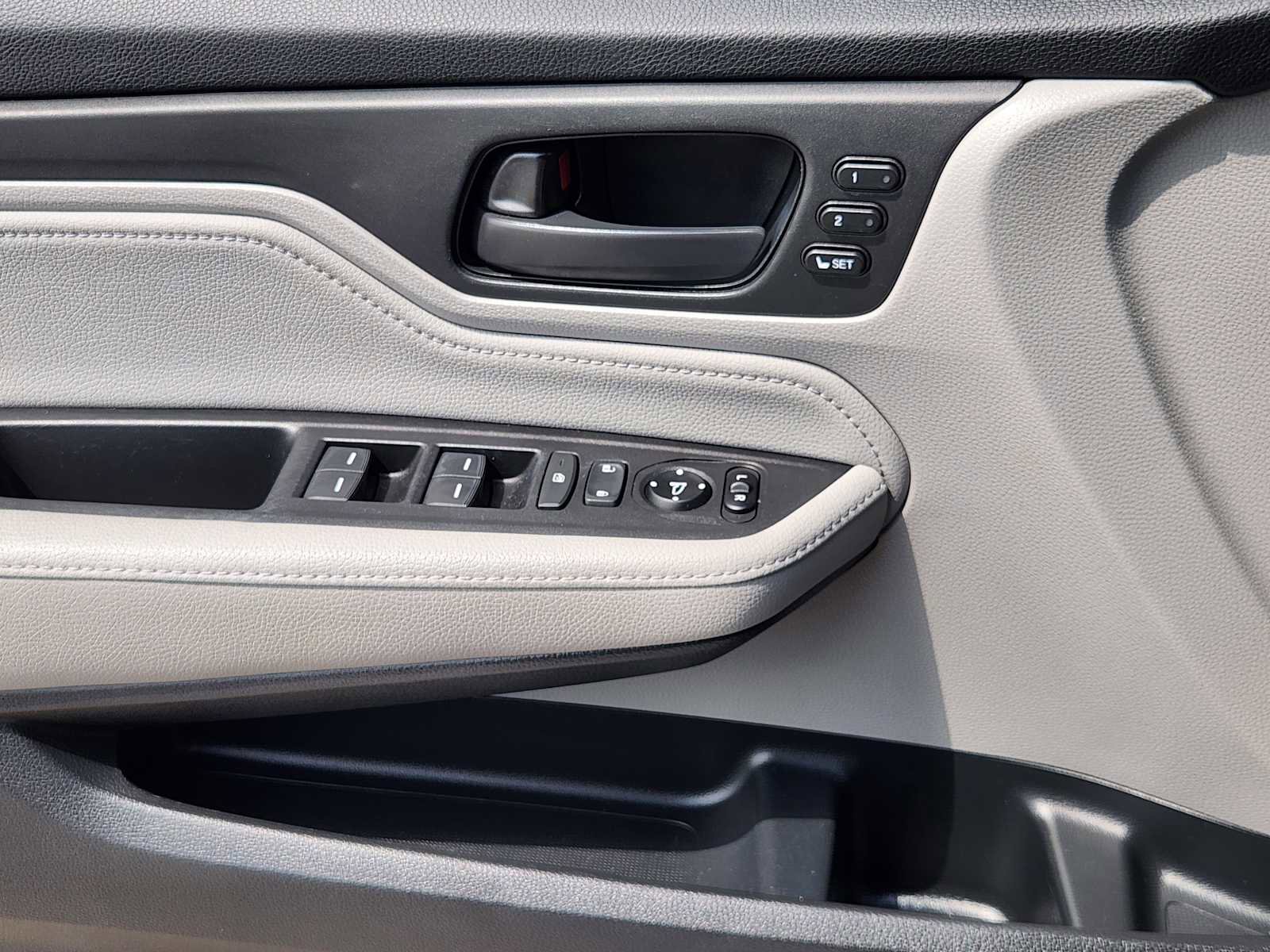 Used 2018 Honda Odyssey Touring image 23