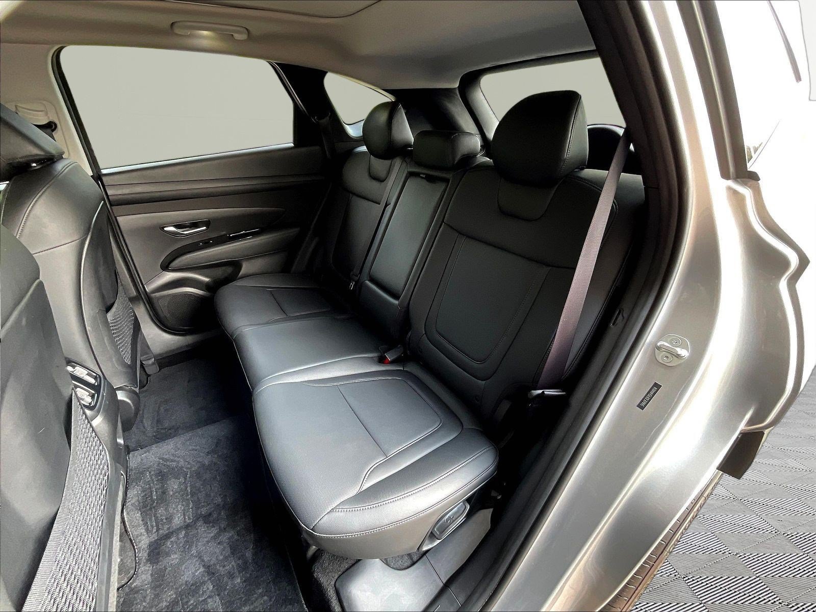 Used 2025 Hyundai Tucson Limited FWD image 22