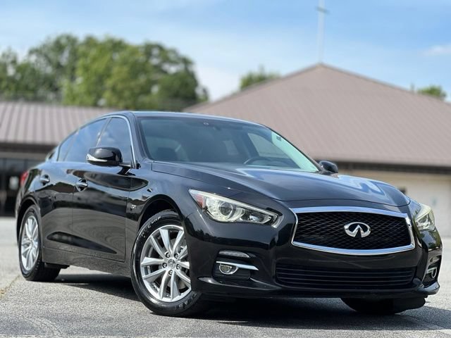 Used 2017 INFINITI Q50 2.0t w/ Moonroof Package RWD image 3