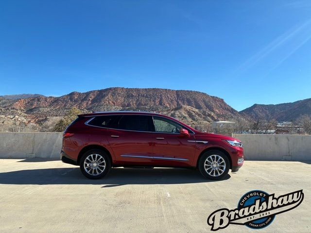 Used 2020 Buick Enclave Premium w/ Sun and Sites Package image 3