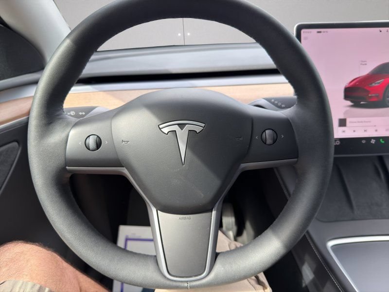Used 2024 Tesla Model Y Long Range AWD/4WD image 14