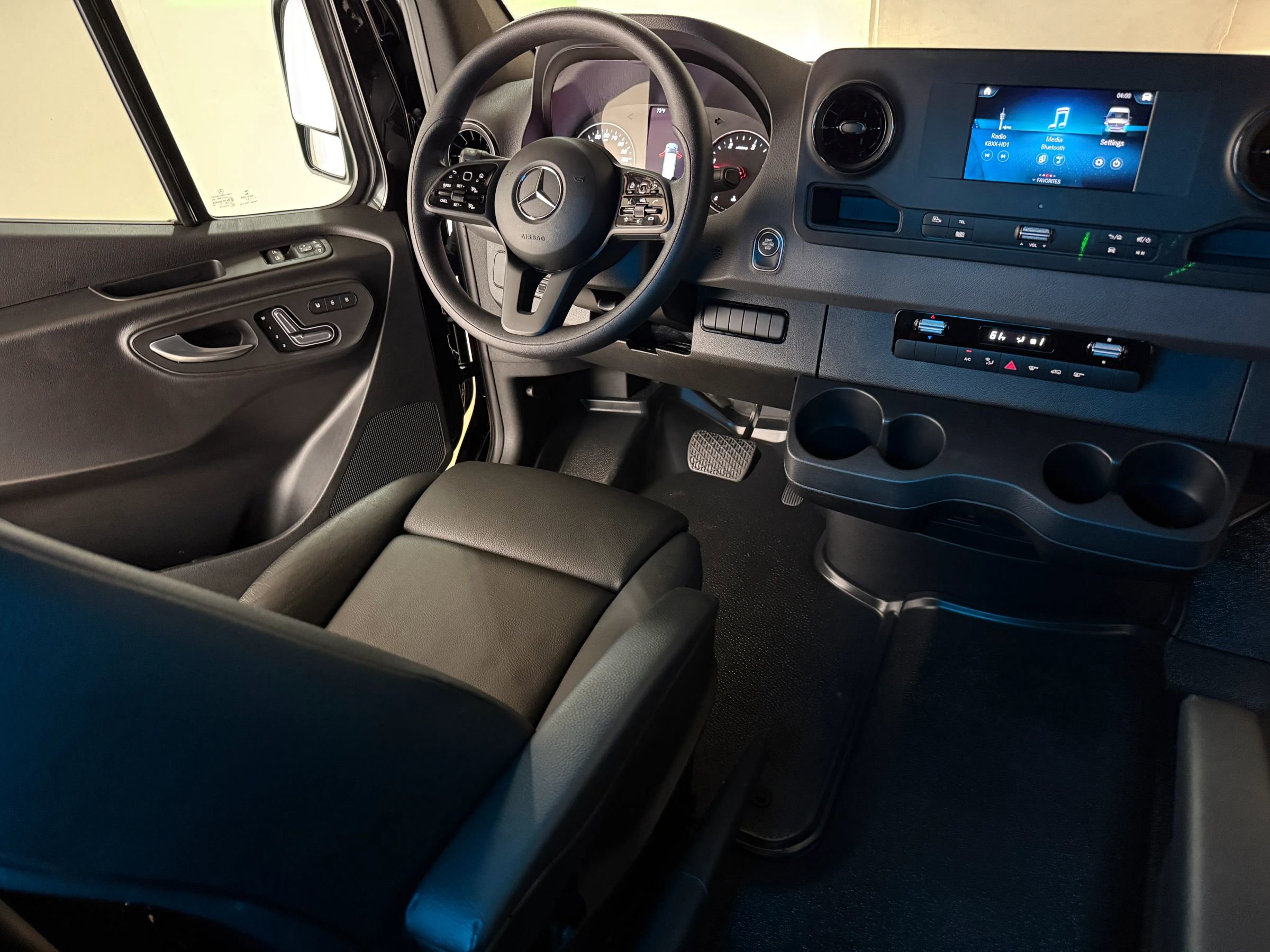 Used 2023 Mercedes-Benz Sprinter 3500 image 82