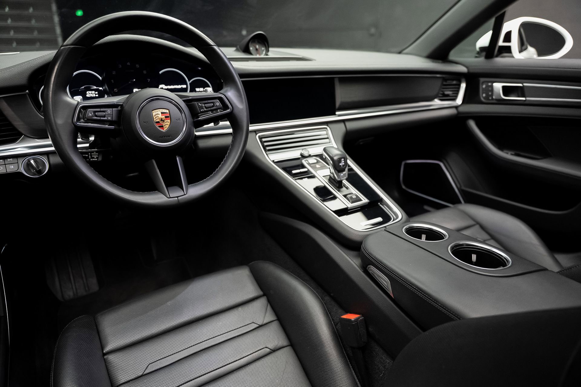 Used 2023 Porsche Panamera 4 AWD/4WD image 2
