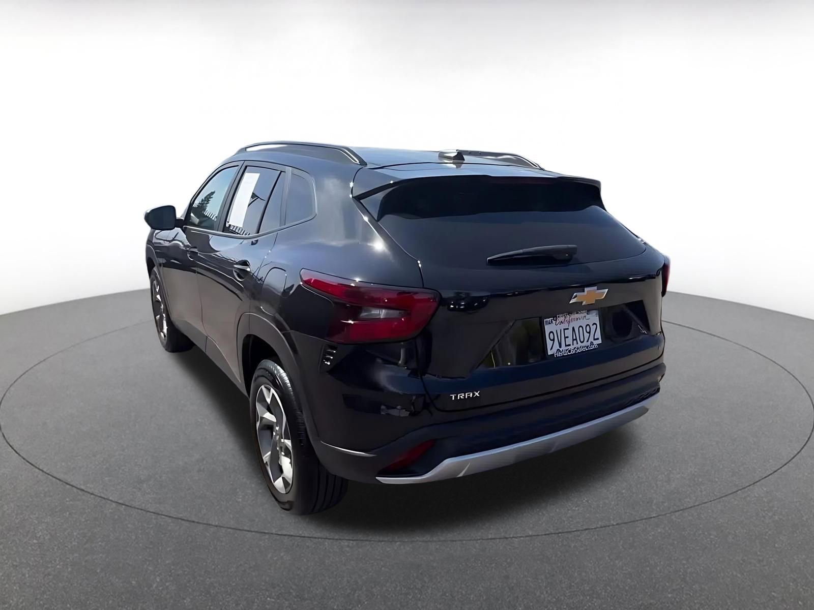 Used 2025 Chevrolet Trax LT image 11
