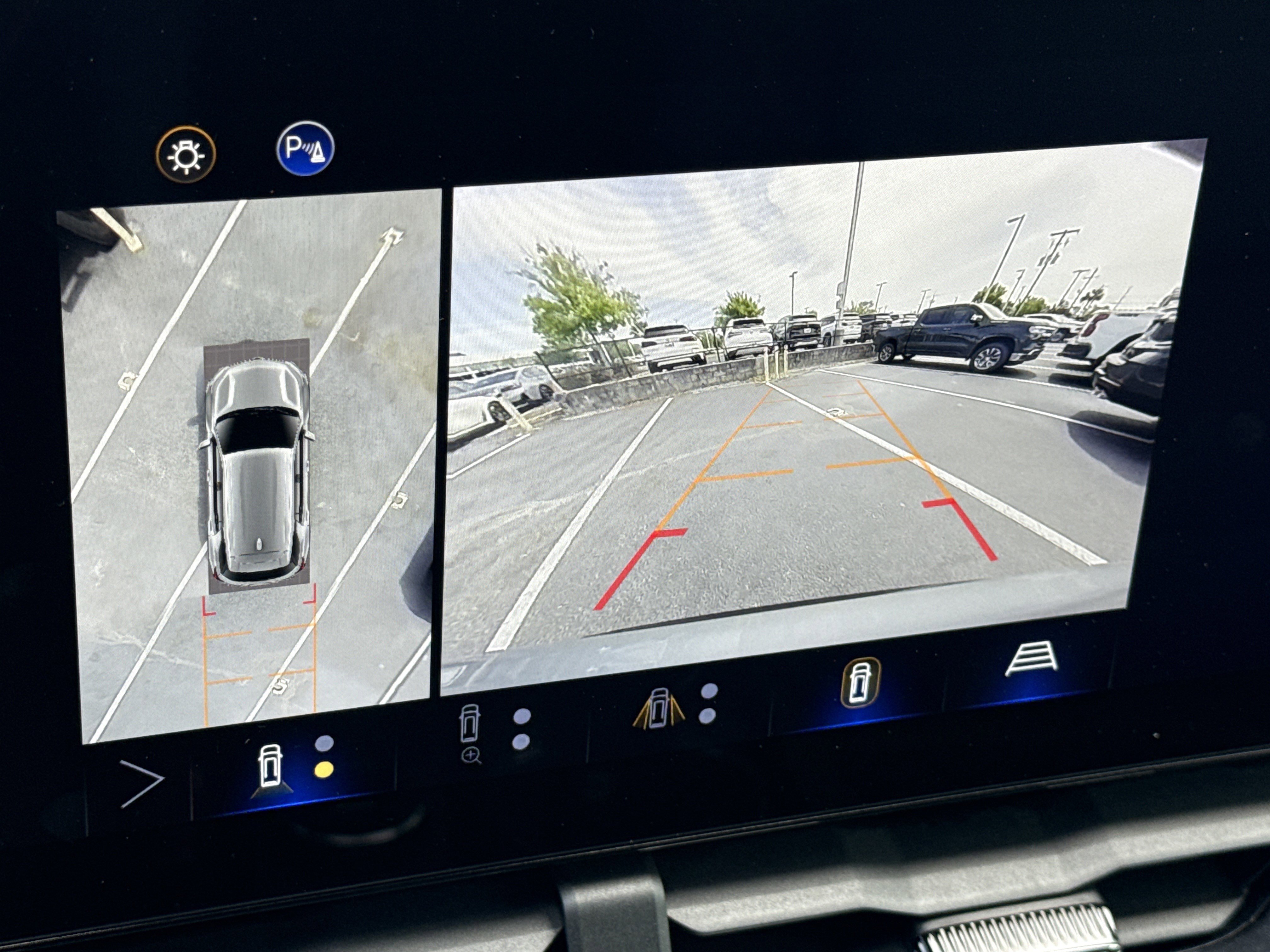 Used 2025 Chevrolet Equinox RS w/ Safety and Technology Package FWD image 25