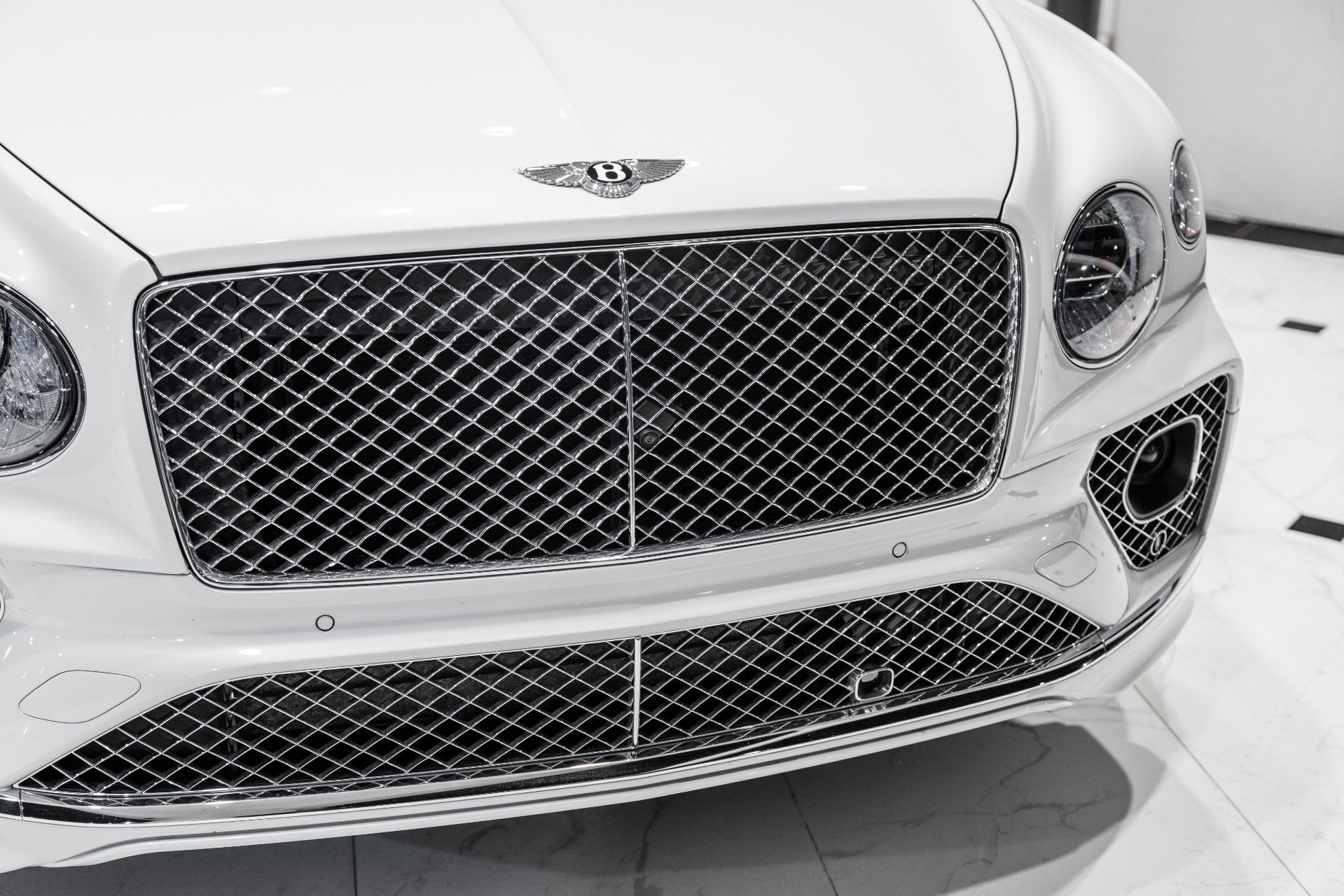 Used 2023 Bentley Bentayga image 13