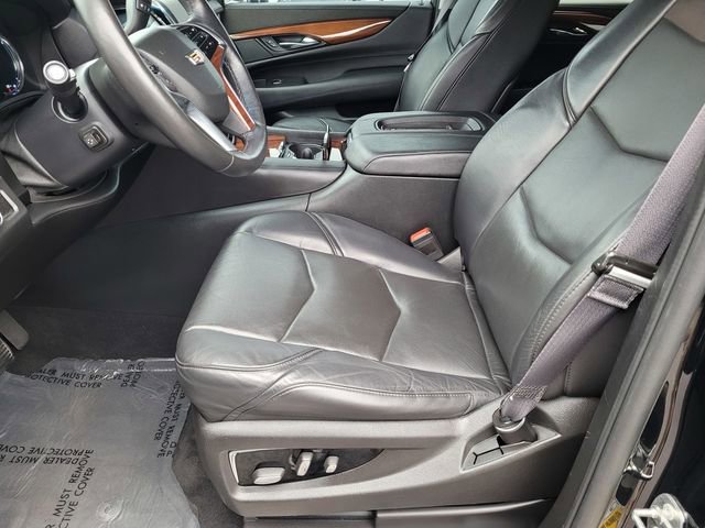 Used 2016 Cadillac Escalade Luxury image 17