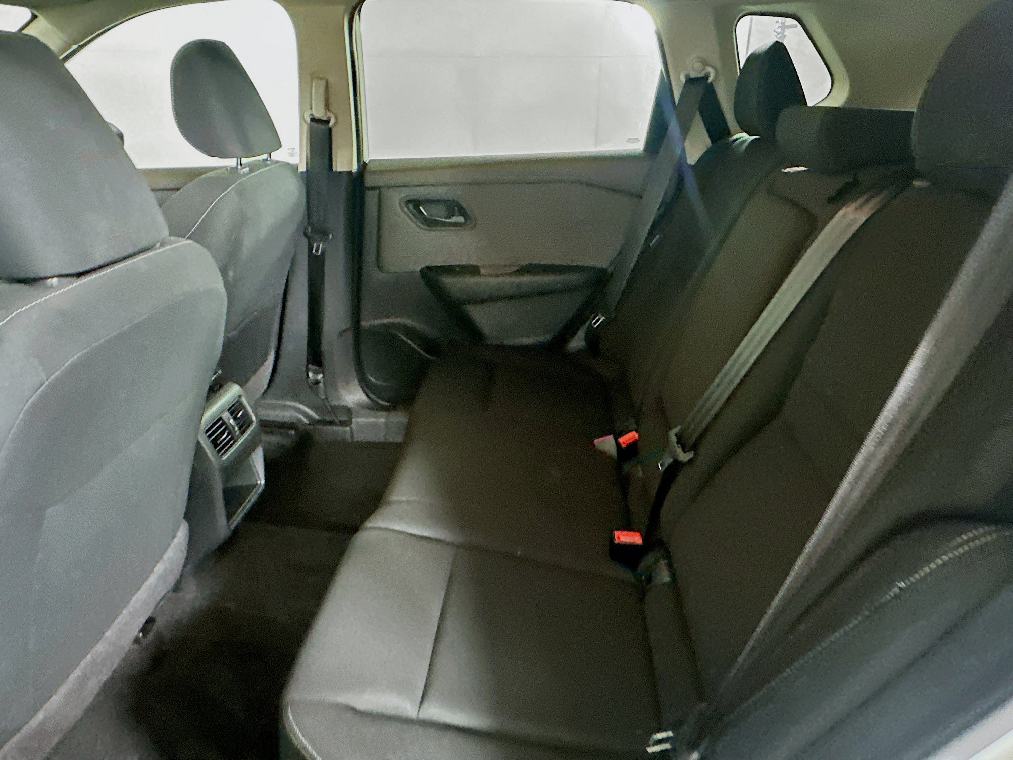 Used 2023 Nissan Rogue S AWD/4WD image 26