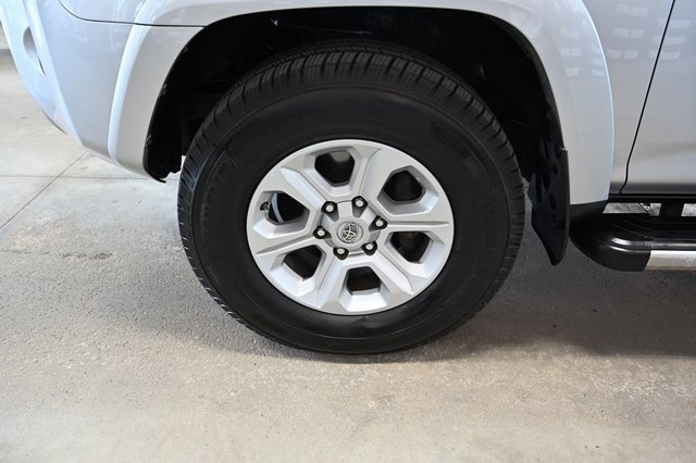 Used 2016 Toyota 4Runner SR5 image 28