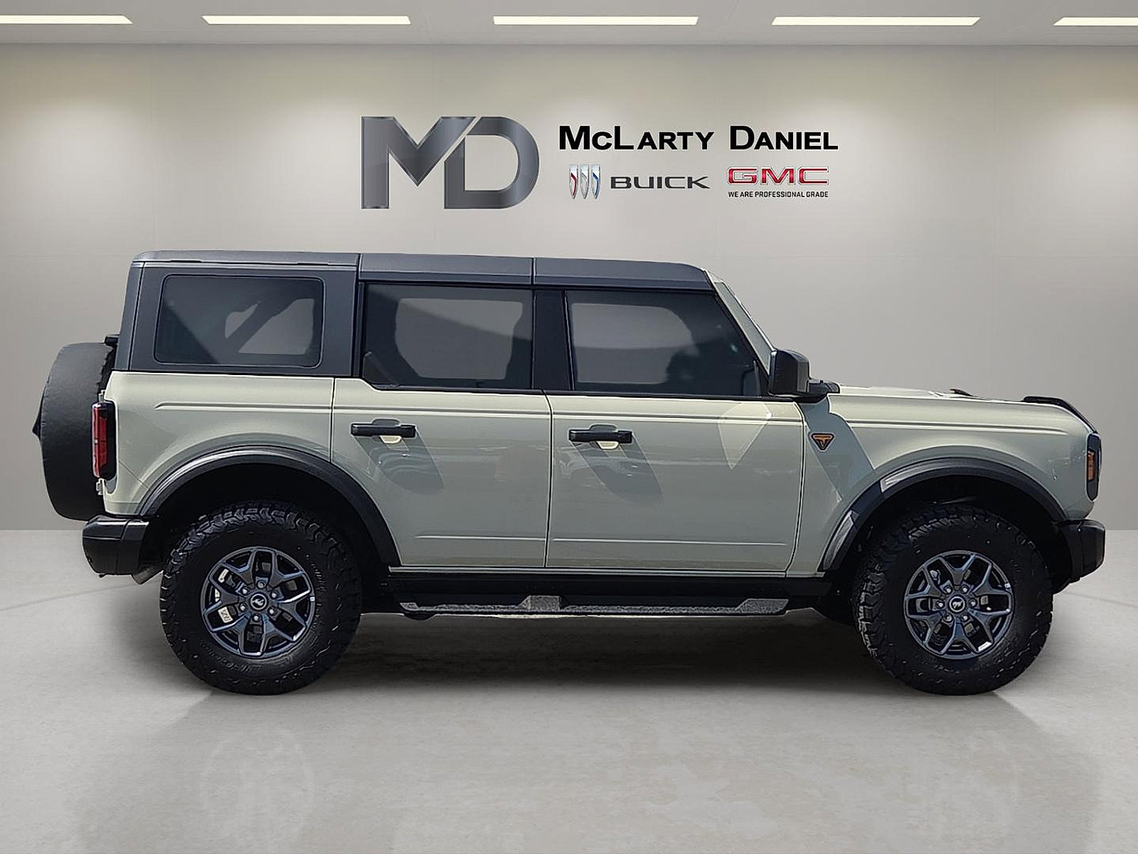 Used 2025 Ford Bronco Badlands AWD/4WD image 15