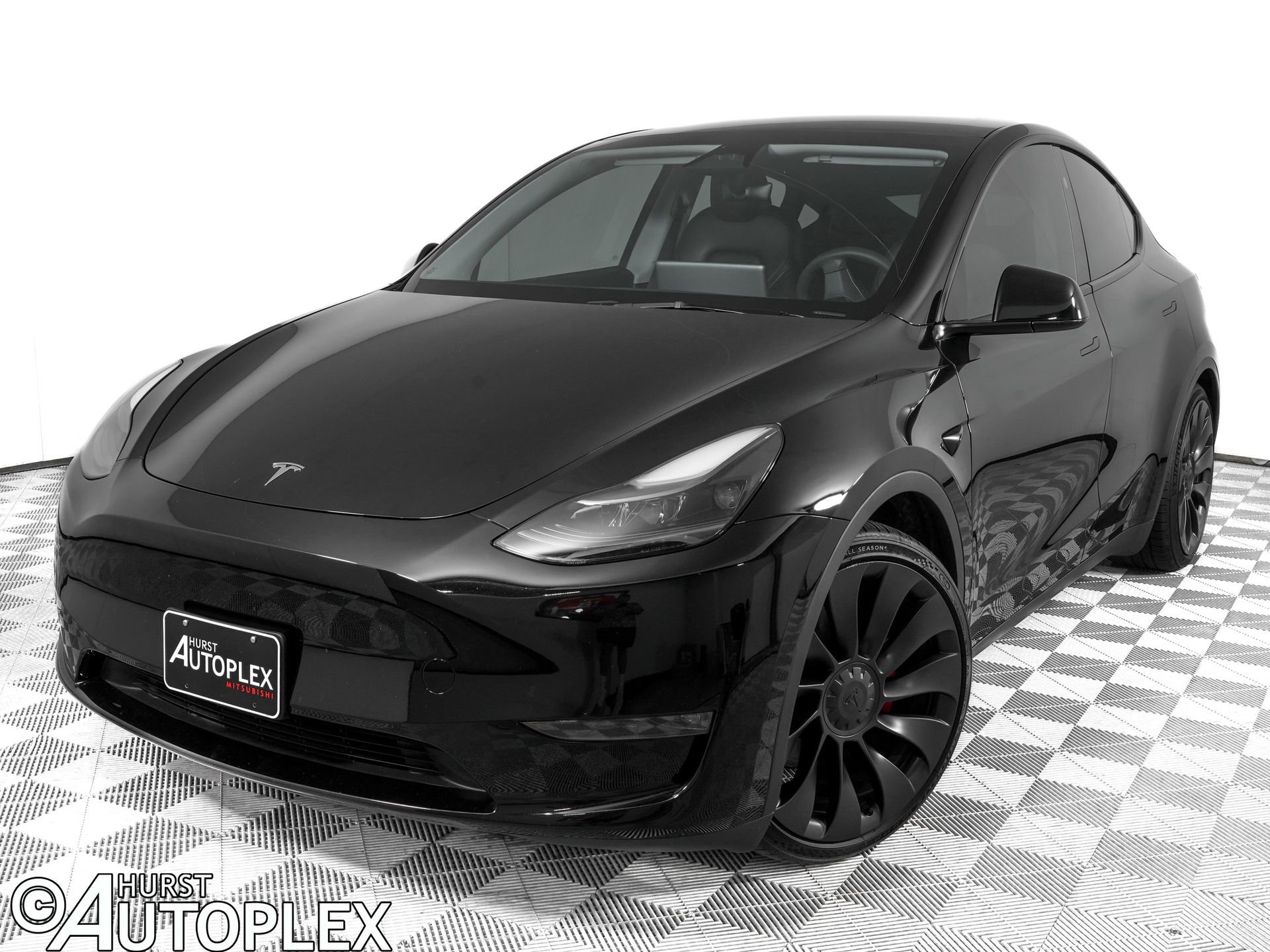 Used 2024 Tesla Model Y Performance AWD/4WD image 1