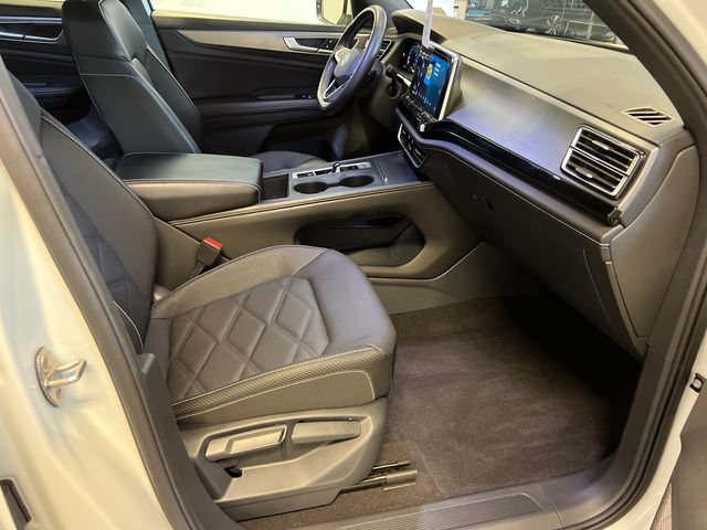 Certified 2024 Volkswagen Atlas Cross Sport SE FWD image 10