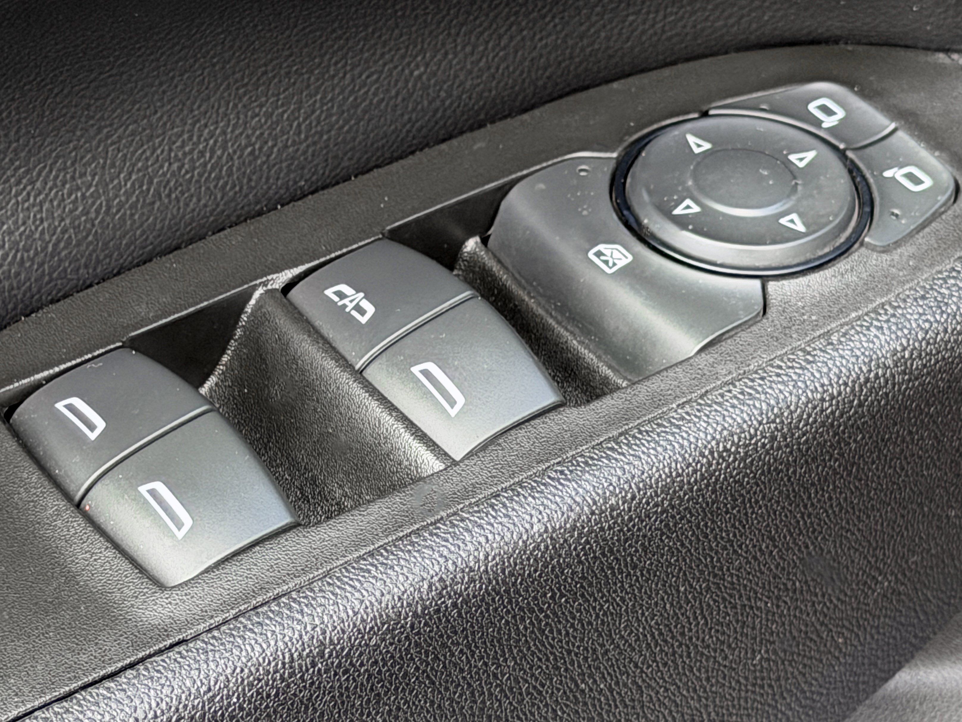 Used 2024 Chevrolet Equinox LT FWD image 15