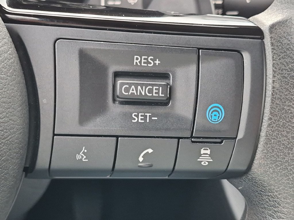 Used 2023 Nissan Rogue SV AWD/4WD image 15