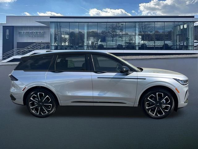 New 2026 Lincoln Nautilus Reserve AWD/4WD image 9