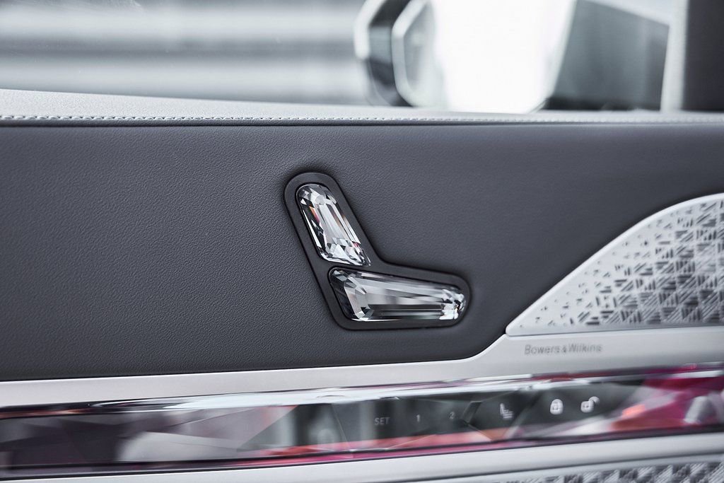 Used 2024 BMW 760i xDrive image 34