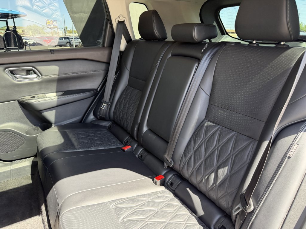 Used 2022 Nissan Rogue Platinum w/ Head-Up Display Package FWD image 35