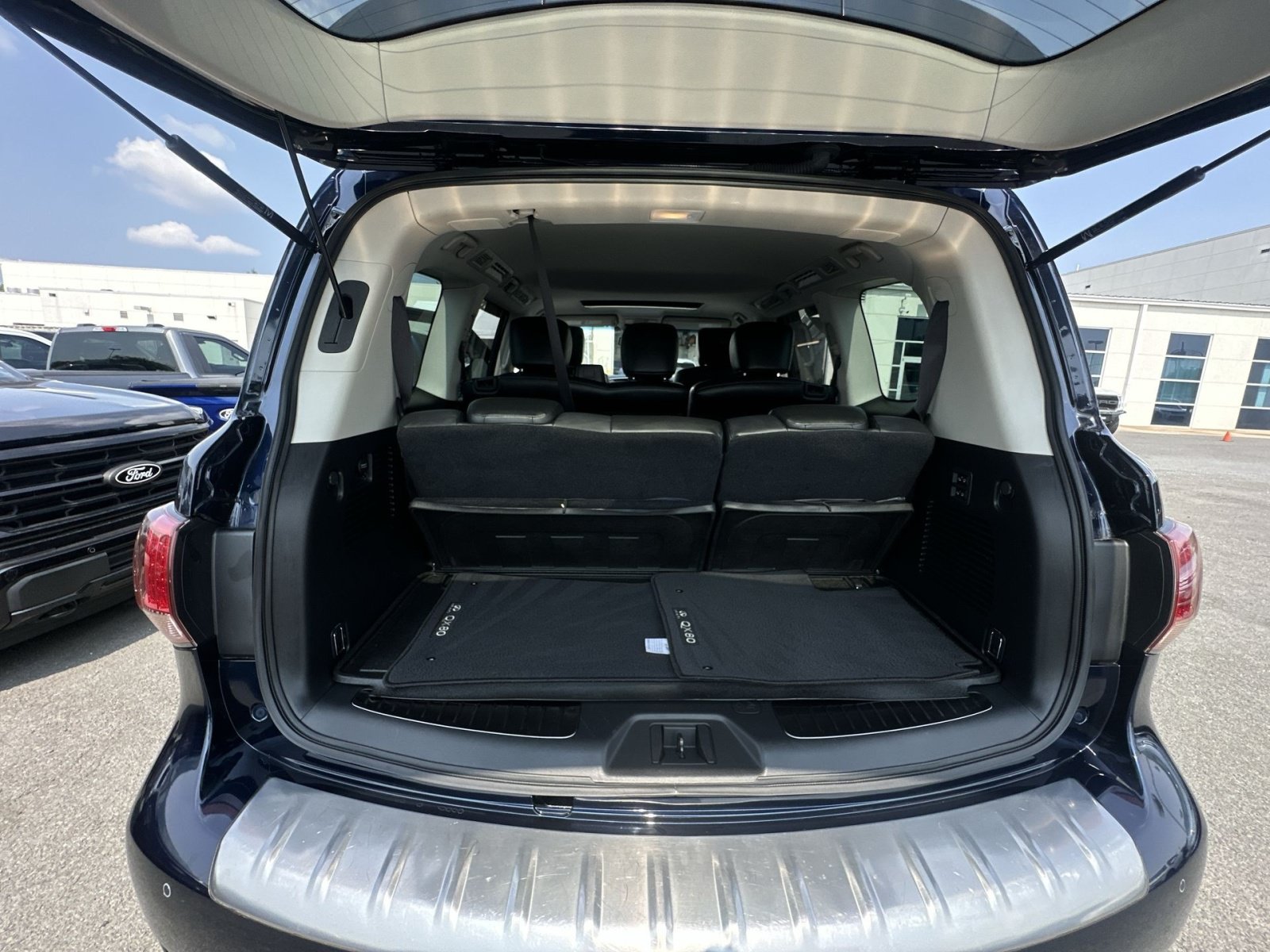 Used 2017 INFINITI QX80 4WD w/ Deluxe Technology Package image 35
