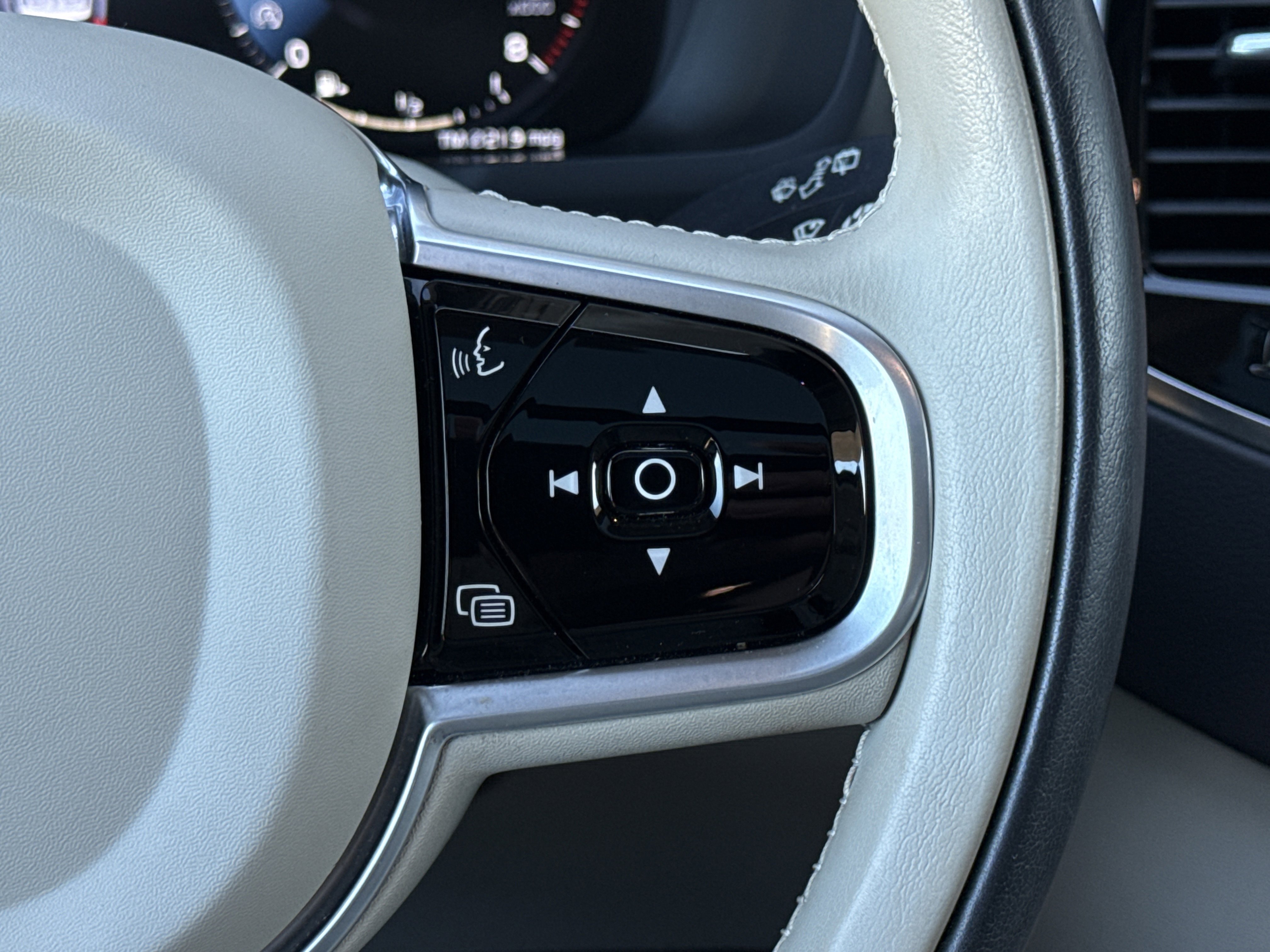 Used 2021 Volvo XC90 T6 Inscription w/ Lounge Package image 49