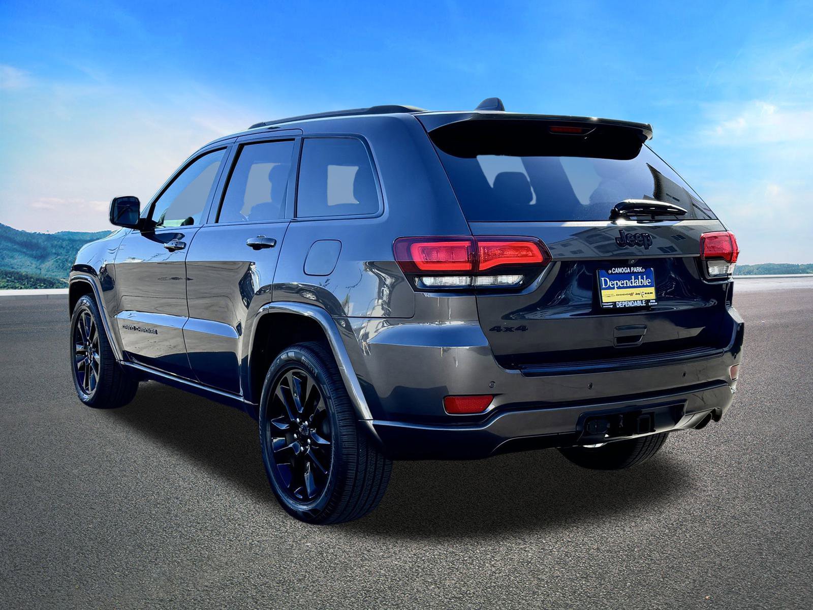 Used 2018 Jeep Grand Cherokee Altitude image 7