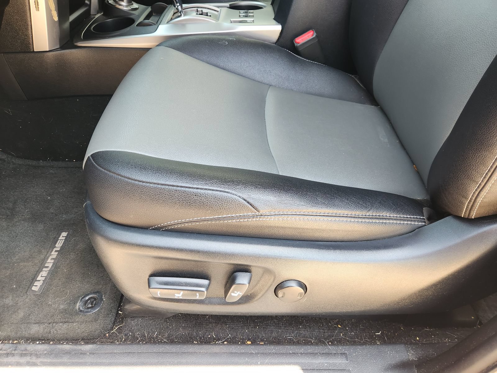 Used 2018 Toyota 4Runner SR5 Premium AWD/4WD image 29